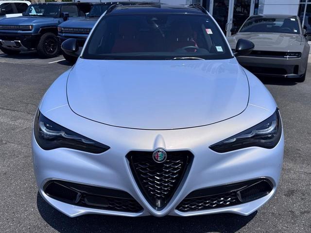 Photo of 2024 Moonlight Gray Metallic Alfa Romeo Stelvio