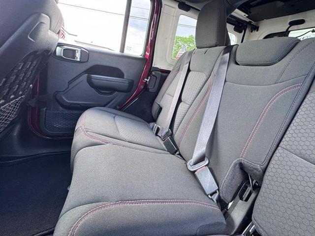 Photo of 2022 Snazzberry Pearlcoat Jeep Wrangler Unlimited