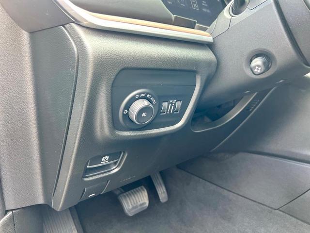 Photo of 2022 Diamond Black Jeep Grand Cherokee L