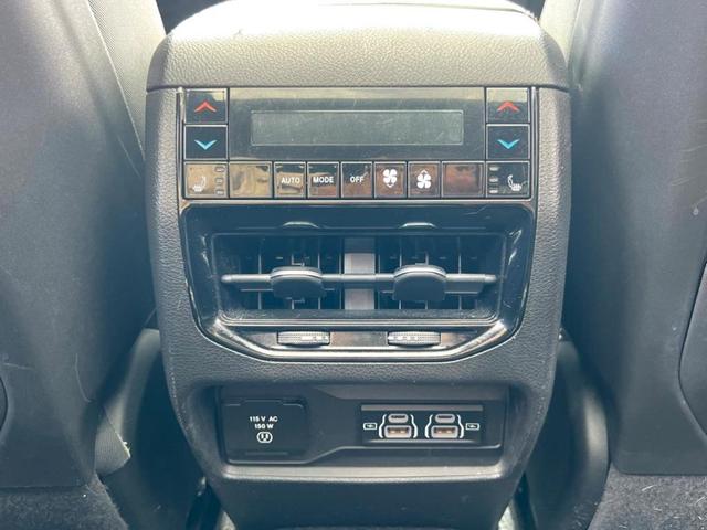 Photo of 2022 Diamond Black Jeep Grand Cherokee L