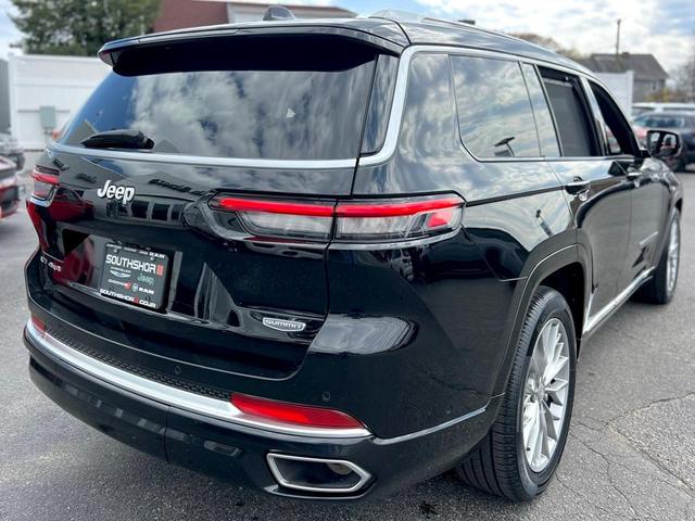 Photo of 2022 Diamond Black Jeep Grand Cherokee L