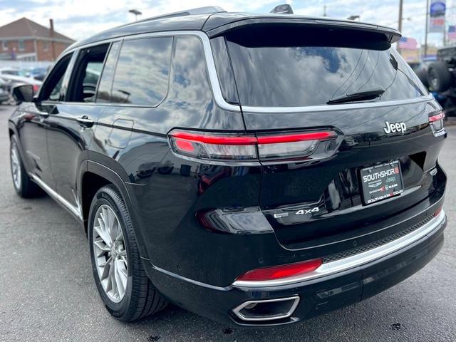Photo of 2022 Diamond Black Jeep Grand Cherokee L