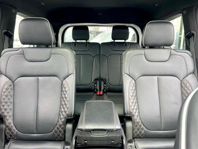 Photo of 2022 Diamond Black Jeep Grand Cherokee L