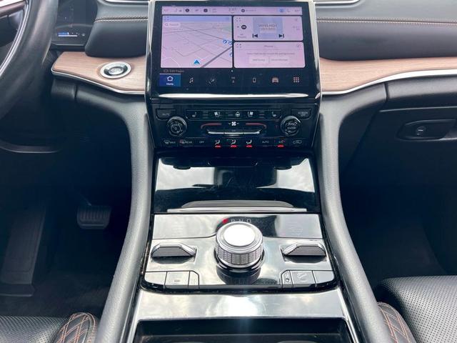 Photo of 2022 Diamond Black Jeep Grand Cherokee L