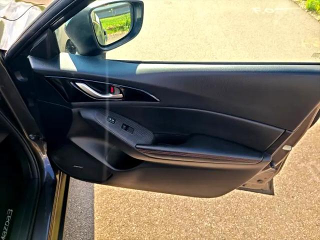 Photo of 2014 Bronze Mazda Mazda3