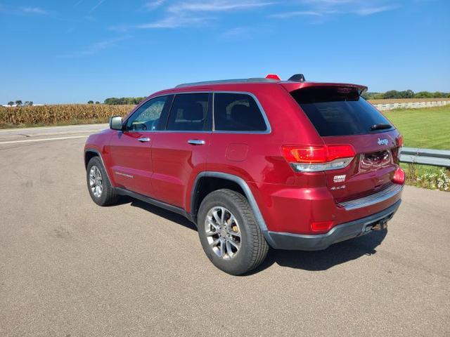 Photo of 2015 Brilliant Black Crystal Pearlcoat Jeep Grand Cherokee