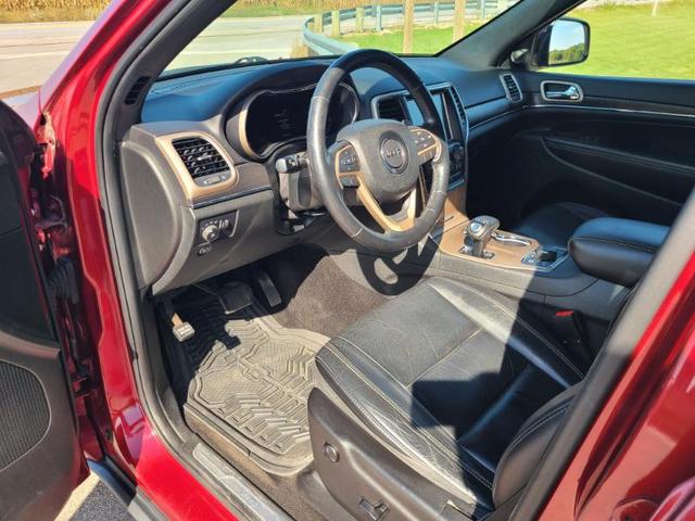 Photo of 2015 Brilliant Black Crystal Pearlcoat Jeep Grand Cherokee