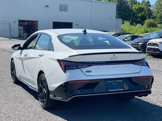 Photo of 2025 Atlas White Hyundai ELANTRA