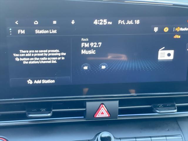 Photo of 2025 Atlas White Hyundai ELANTRA