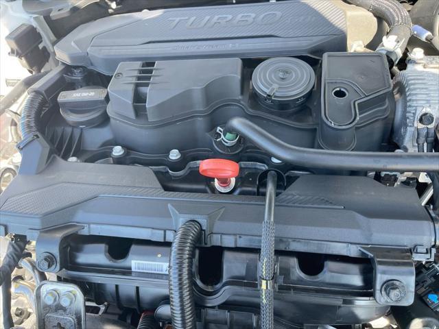 Photo of 2025 Atlas White Hyundai ELANTRA