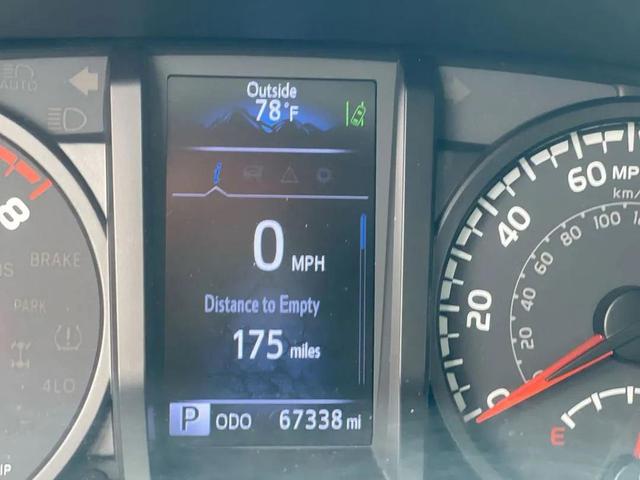 Photo of 2021 Super White Toyota Tacoma