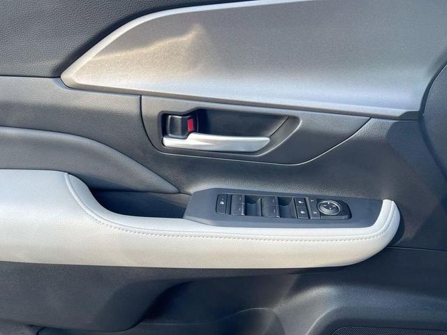 Photo of 2025 Ruby Flare Pearl Toyota Grand Highlander