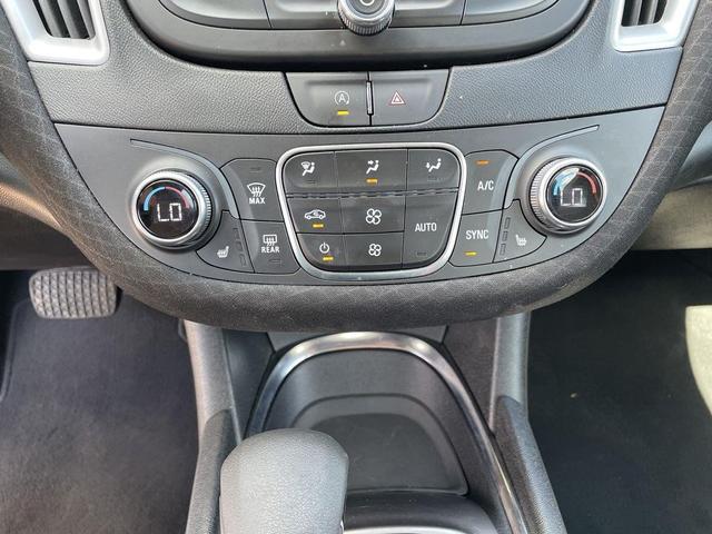 Photo of 2024 Summit White Chevrolet Malibu