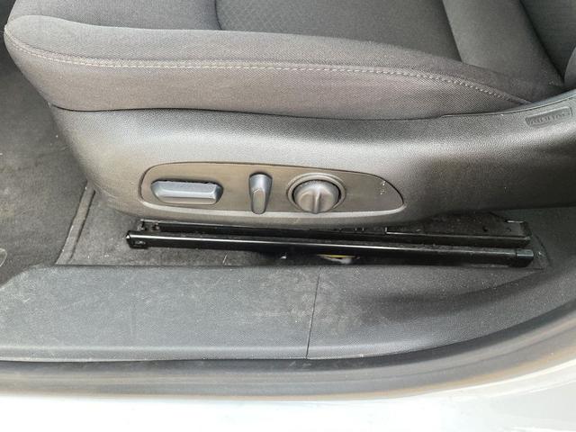 Photo of 2024 Summit White Chevrolet Malibu