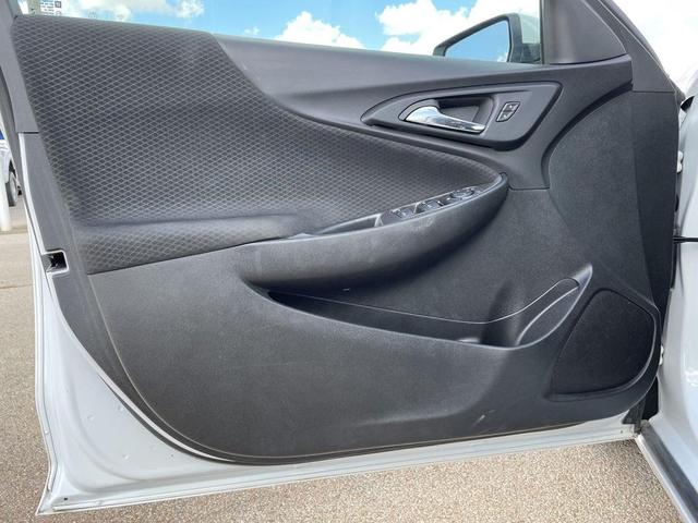 Photo of 2024 Summit White Chevrolet Malibu