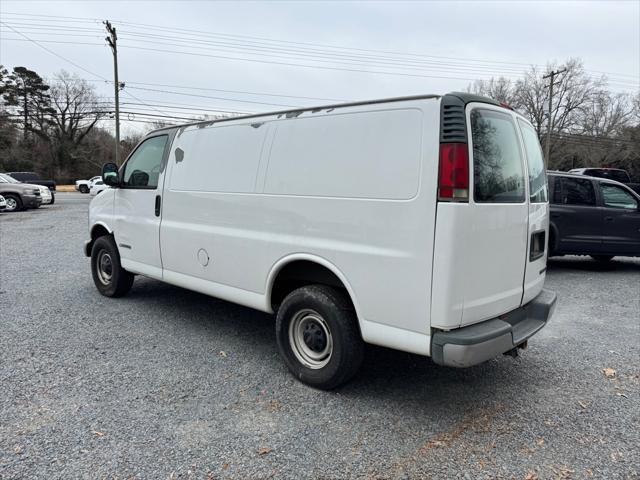 Photo of 1998 Summit White Chevrolet Van