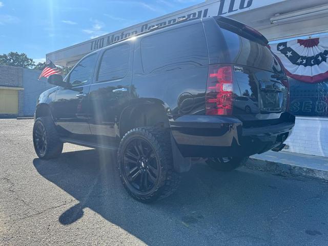 Photo of 2008 Black Chevrolet Tahoe