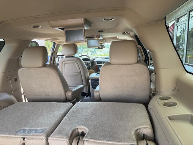 Photo of 2014 WHITE Chevrolet Suburban