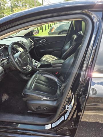 Photo of 2015 BLACK Chrysler 200