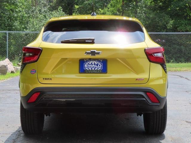 Photo of 2025 Nitro Yellow Chevrolet Trax