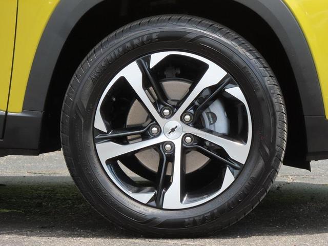 Photo of 2025 Nitro Yellow Chevrolet Trax