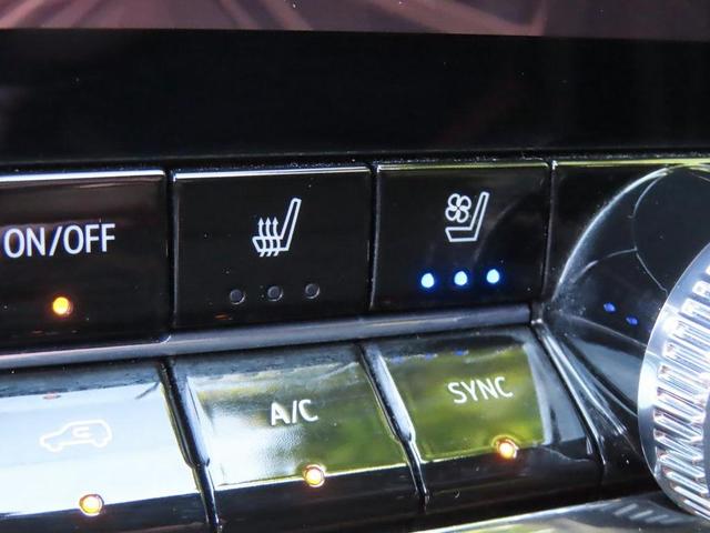 Photo of 2023 Summit White GMC Canyon