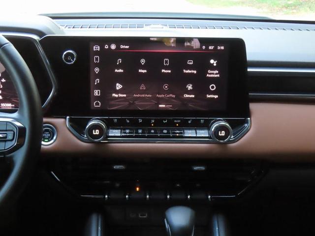 Photo of 2023 Summit White GMC Canyon