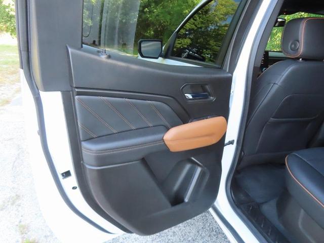 Photo of 2023 Summit White GMC Canyon