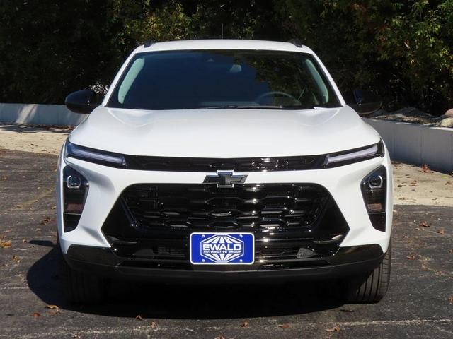 Photo of 2026 Summit White Chevrolet Trax