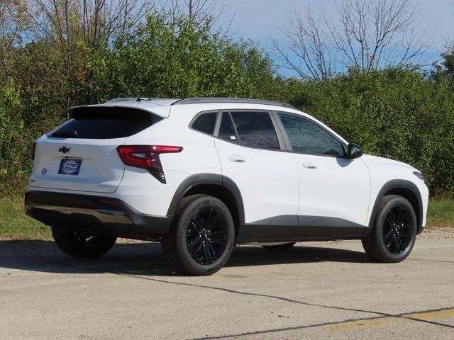 Photo of 2026 Summit White Chevrolet Trax