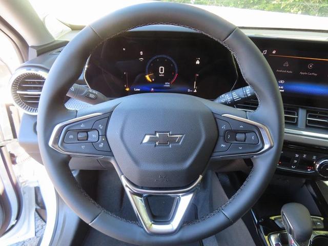Photo of 2026 Summit White Chevrolet Trax