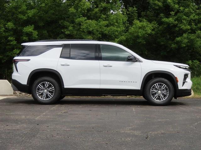 Photo of 2026 Summit White Chevrolet Traverse