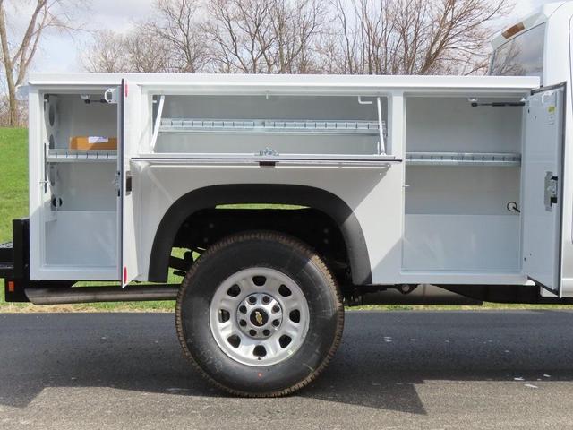 Photo of 2025 Summit White Chevrolet Silverado 3500