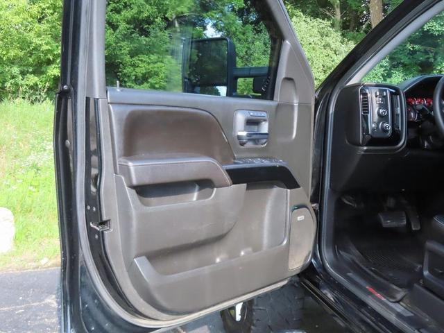 Photo of 2017 Black Chevrolet Silverado 1500
