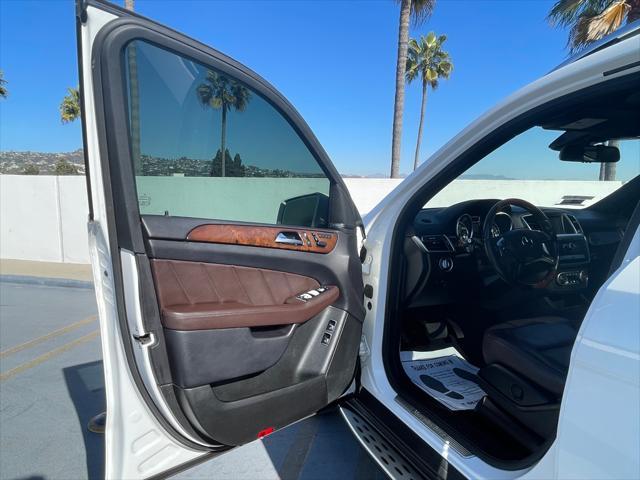 Photo of 2016 WHITE Mercedes-Benz GL-Class