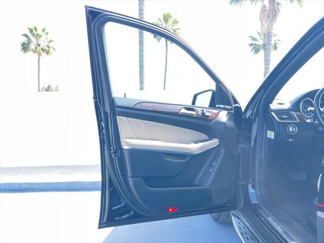 Photo of 2014 BLACK Mercedes-Benz GL-Class