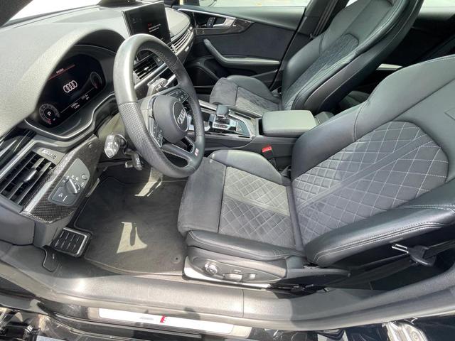 Photo of 2022 BLACK Audi S5