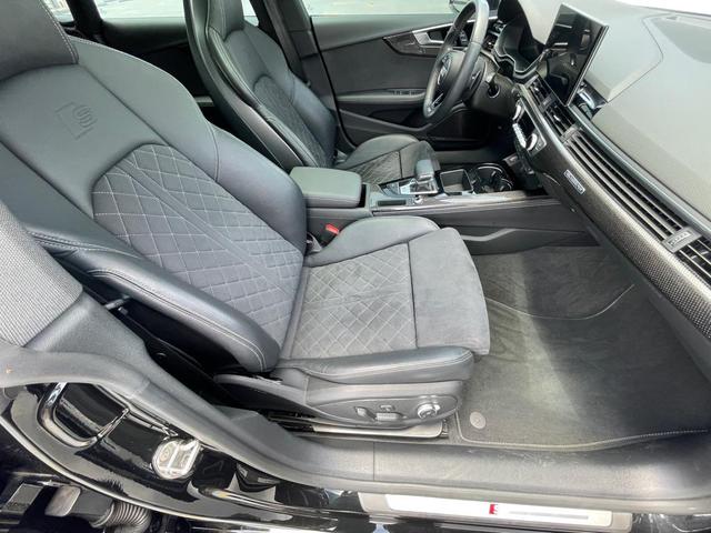Photo of 2022 BLACK Audi S5