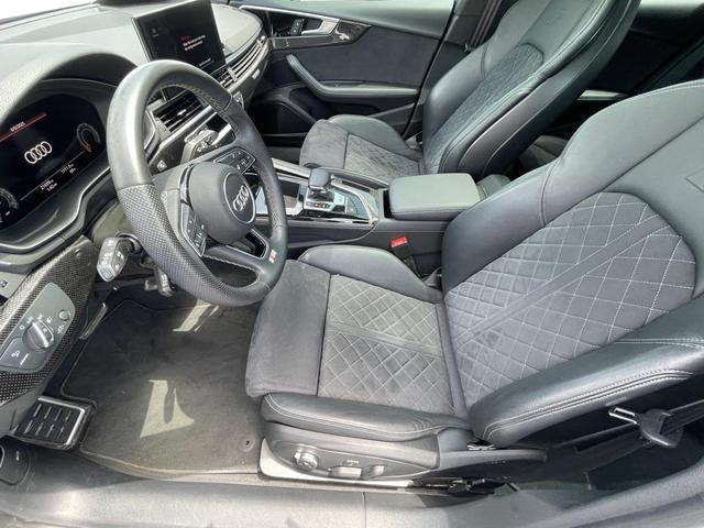 Photo of 2022 BLACK Audi S5
