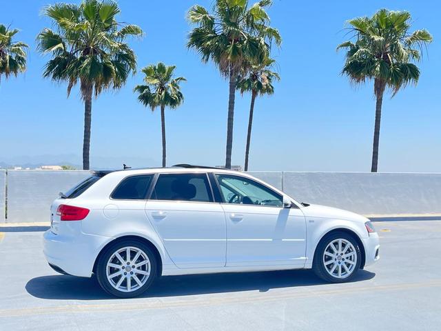 Photo of 2013 WHITE Audi A3