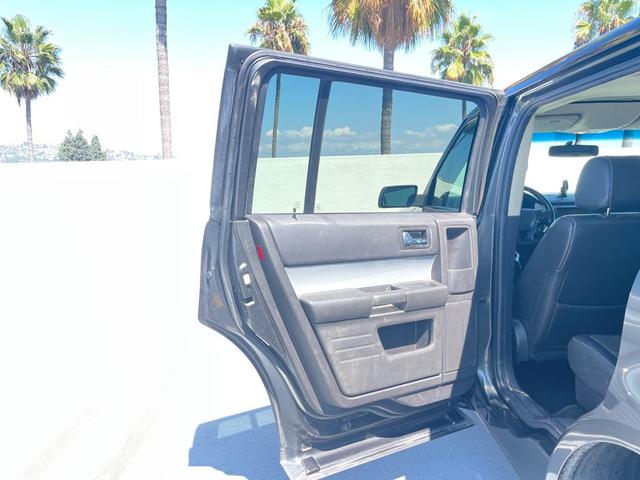 Photo of 2015 GRAY Ford Flex