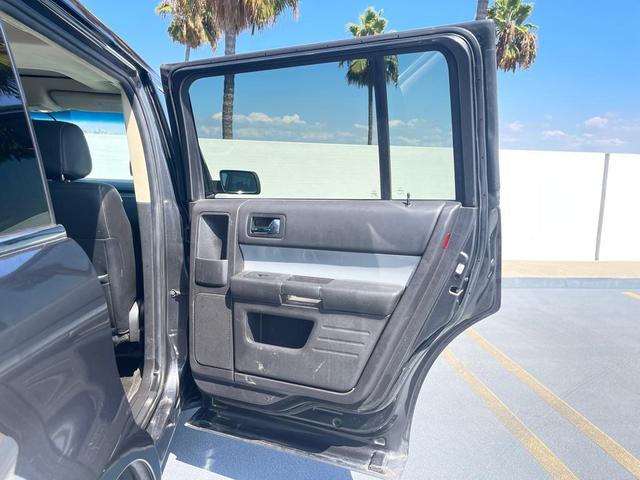Photo of 2015 GRAY Ford Flex