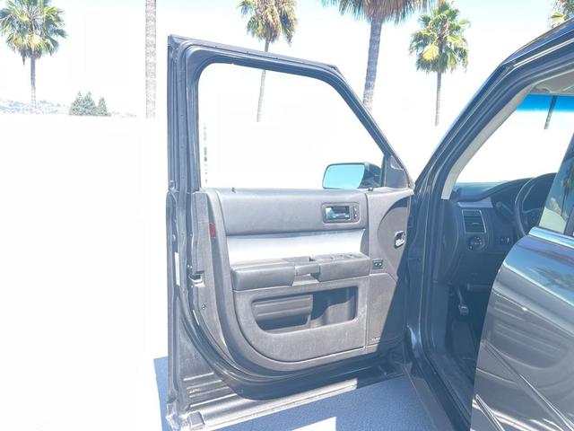 Photo of 2015 GRAY Ford Flex