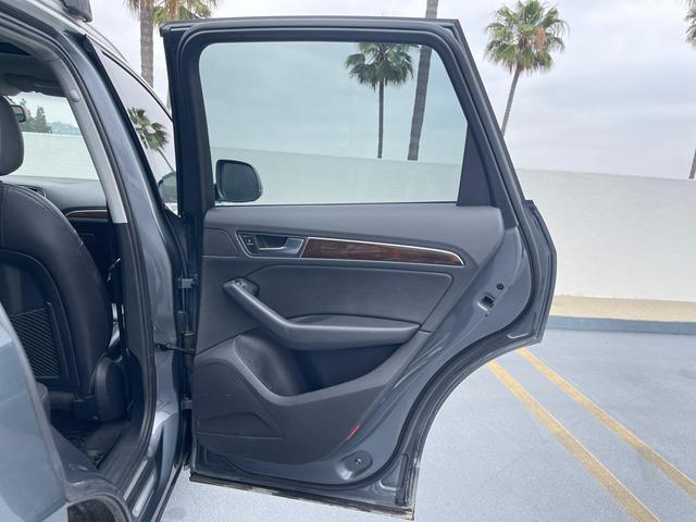 Photo of 2015 GRAY Audi Q5