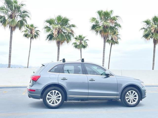 Photo of 2015 GRAY Audi Q5