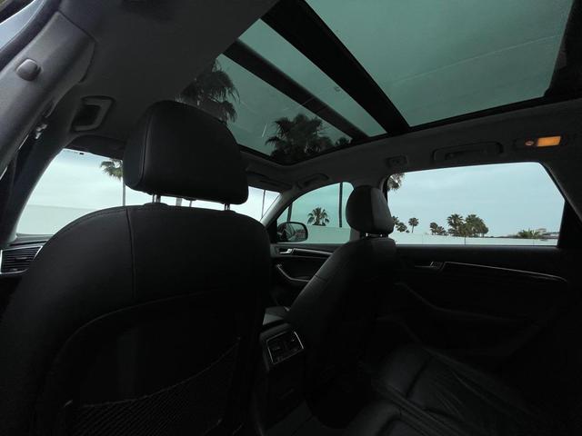 Photo of 2015 GRAY Audi Q5
