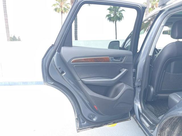 Photo of 2015 GRAY Audi Q5