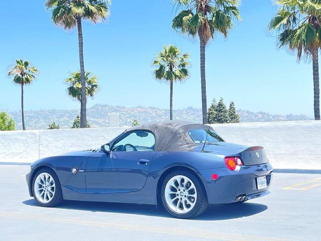 Photo of 2004 GRAY BMW Z4