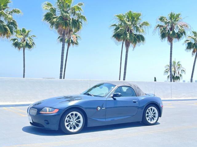 Photo of 2004 GRAY BMW Z4