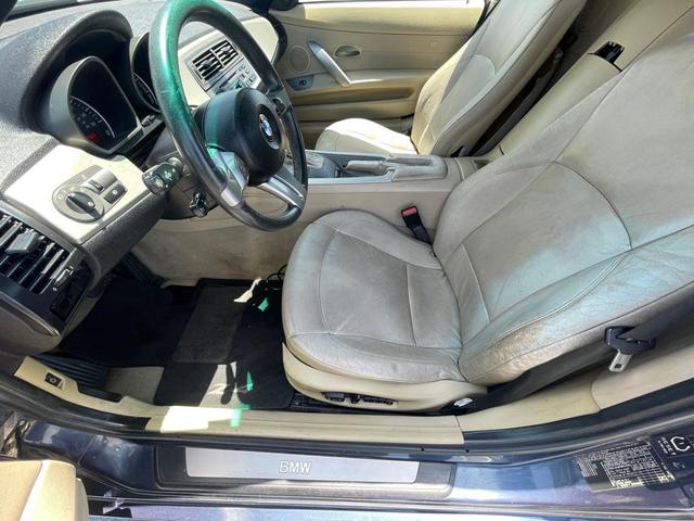 Photo of 2004 GRAY BMW Z4